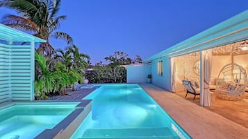 Piscine extérieure, piscine chauffée