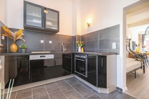 Microwave, oven, stovetop, dishwasher