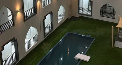 Fantastic 3-bedroom apartment with AC, WIFi in Salalah & public swimming pool