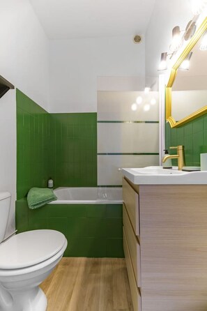 Hair dryer - Appartement lumineux, stationnement gratuit (Vichy)