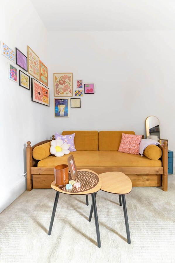 TV - Appartement lumineux, stationnement gratuit (Vichy)