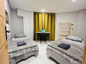 2 chambres, bureau, accès au Wi-Fi (inclus), literie fournie