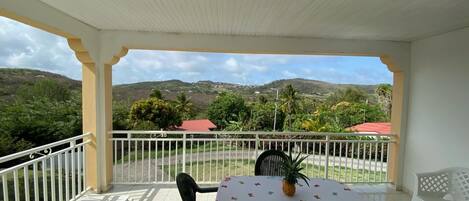 Apartamento Confort, 1 cama doble, patio, vistas al jardín | Terraza o patio