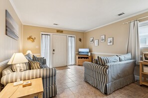 Smart TV - Beachside Monthly Retreat w/ Pool (Virginia Beach)