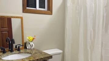 Tovalloles, sabó, xampú i paper higiènic