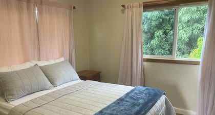 KSG Cabins 5 minutes to Mayflower Falls and 10 minutes to Hopkins Beach