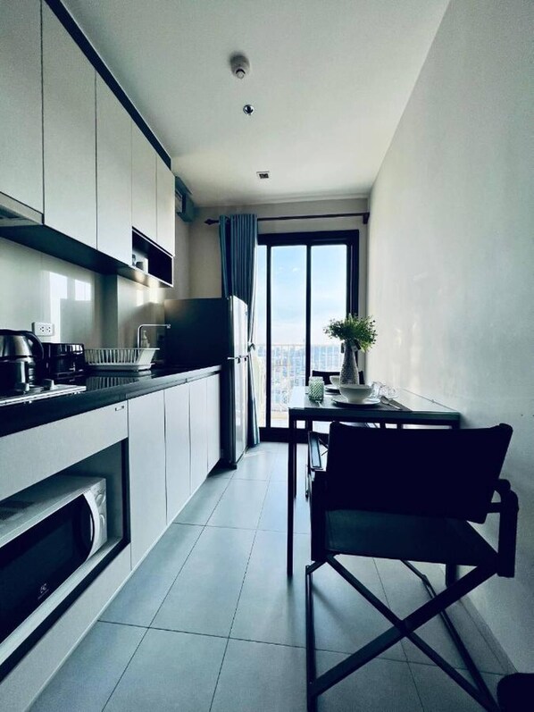 Condo, 1 Bedroom, Accessible, Smoking | Interior