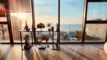 Condo, 1 Bedroom, Accessible, Smoking | Interior