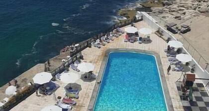 Seaview Family Duplex with 24h electricity / beach