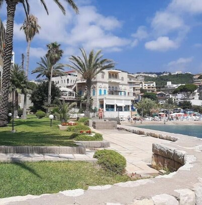 Seaview Family Duplex with 24h electricity / beach