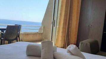 1 bedroom, internet, bed sheets