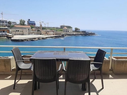 Big Seaview studio, 24h electricity, beach + pool