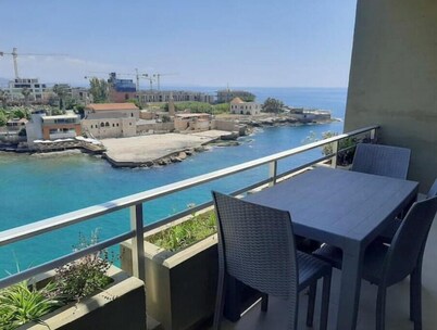 Studio with great seaview, beach and pool access