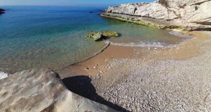 24/7 electricity Seaview studio with beach access