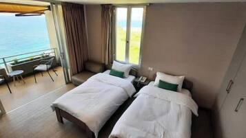 1 bedroom, internet, bed sheets