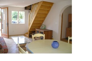 Interior - Farniente in Provence - Poolside among olive trees & cicadas (Carnoules)