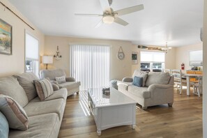 Smart TV - Relaxing Lagoon Home in Little Egg Harbor (Little Egg Harbor Township)