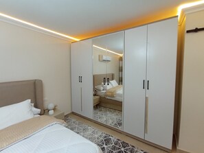 2 bedrooms, iron/ironing board, free WiFi, bed sheets - Spacious 2-Bedroom Apartment with 2 Living Rooms & 2 Bathrooms – Mokattam, Cairo (Cairo Governorate)