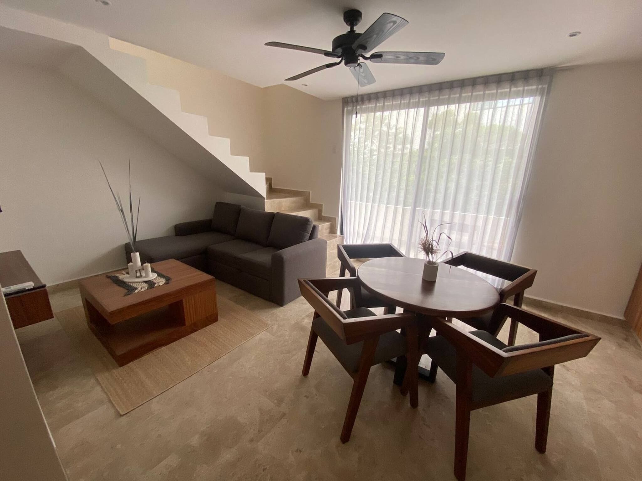 Departamento, 2 habitaciones, para fumadores, alberca privada | Sala de estar