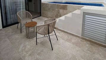 Departamento, 2 habitaciones, para fumadores, alberca privada | Terraza o patio