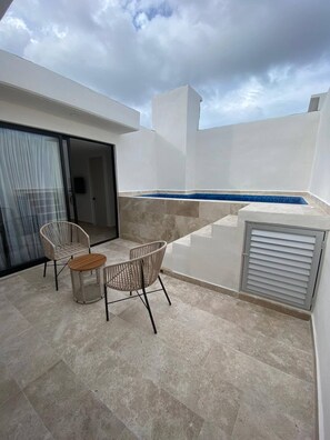 Departamento, 2 habitaciones, para fumadores, alberca privada | Terraza o patio