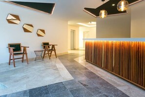 Apartment, 1 Bedroom, Smoking, Balcony | Lobby