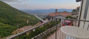 Room with bathroom in Holiday House San Giacomo