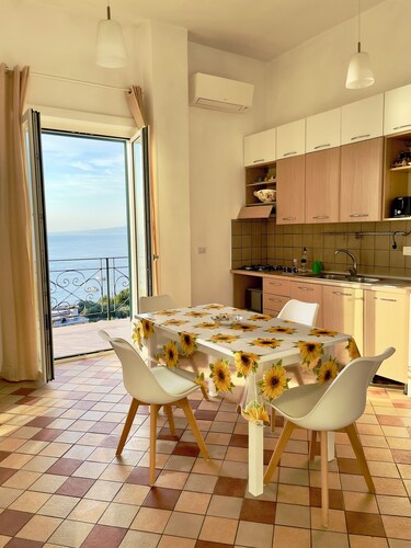 ️ Vacation by the sea: panoramic balcony in Vico Equense, near Sorrento