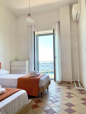 2 bedrooms, internet, bed sheets