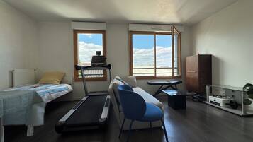 1 habitación, wifi y ropa de cama