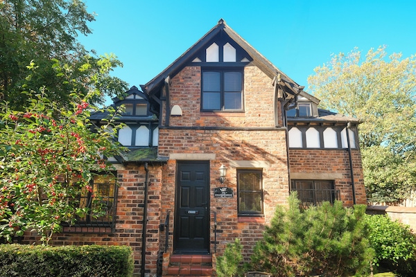 The Coach House - a fully detached residence in the heart of Whalley Range