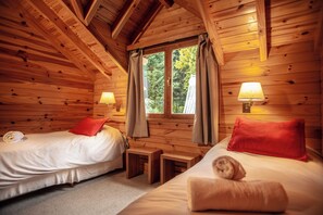 3 bedrooms, internet, bed sheets