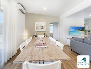 Dining - 🏝 Luxury Poolside Retreat – Ramada Resort (Cowes)