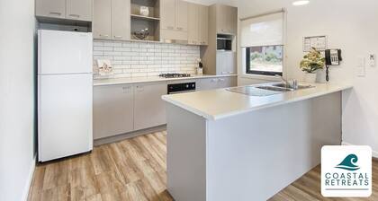 🏝 Luxury Poolside Retreat – Ramada Resort