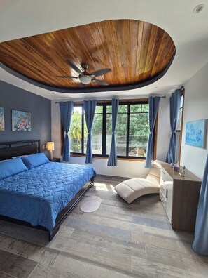 5 bedrooms, in-room safe, desk, iron/ironing board