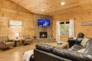 Smart-TV, peis og bøker