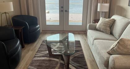 Quiet lakefront condo with the best views on Prestwood lake.