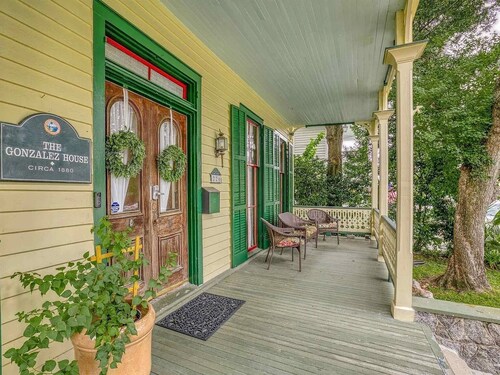 Historic Downtown Loft B