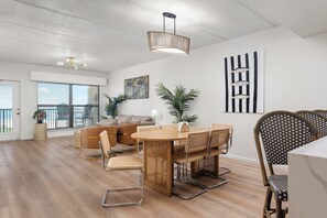 Interior - On the beach - Modern Luxury condo - Ocean & Pool Views (South Padre Island)