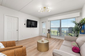 Smart TV, video games