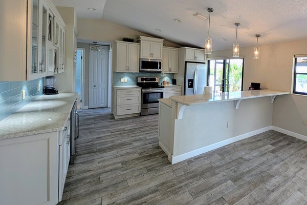 Microondas, horno, parrilla de estufa y lavavajillas