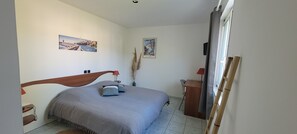 2 dormitoris, planxa i posts de planxar, wifi i roba de llit 