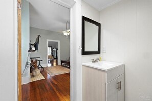 Shower, hair dryer, towels, soap - Historic Downtown Loft C (Pensacola)