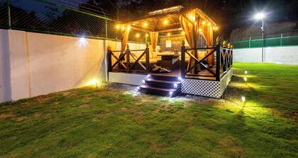 Elegant 3-bedroom Jamaican escape with AC and stunning ocean view in Runaway Bay