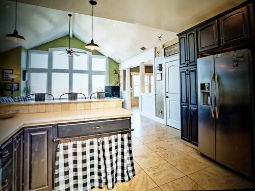 3-bedroom cabin in lovely Lake Arrowhead with AC, fitness room