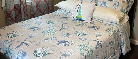 3 slaapkamers, een strijkplank/strijkijzer, wifi, beddengoed