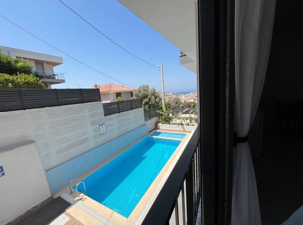Classic Studio Suite, Balcony | Free WiFi