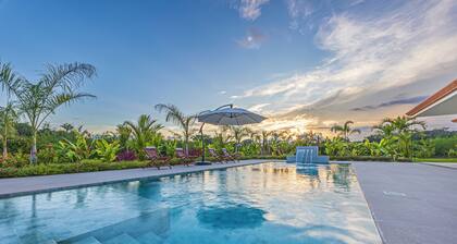 Villas del Mar, Casa Blanca.