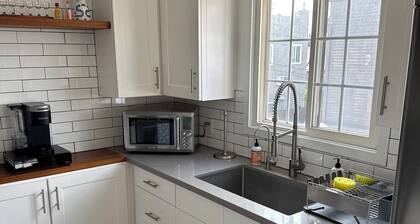 Enchanting one bedroom apartment in Long Beach