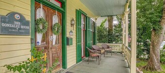 Historic Downtown Studio